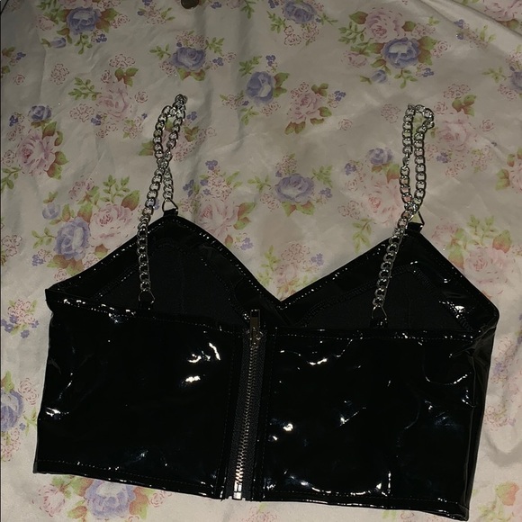 Shiny cropped top with chain straps💫 - Picture 2 of 2